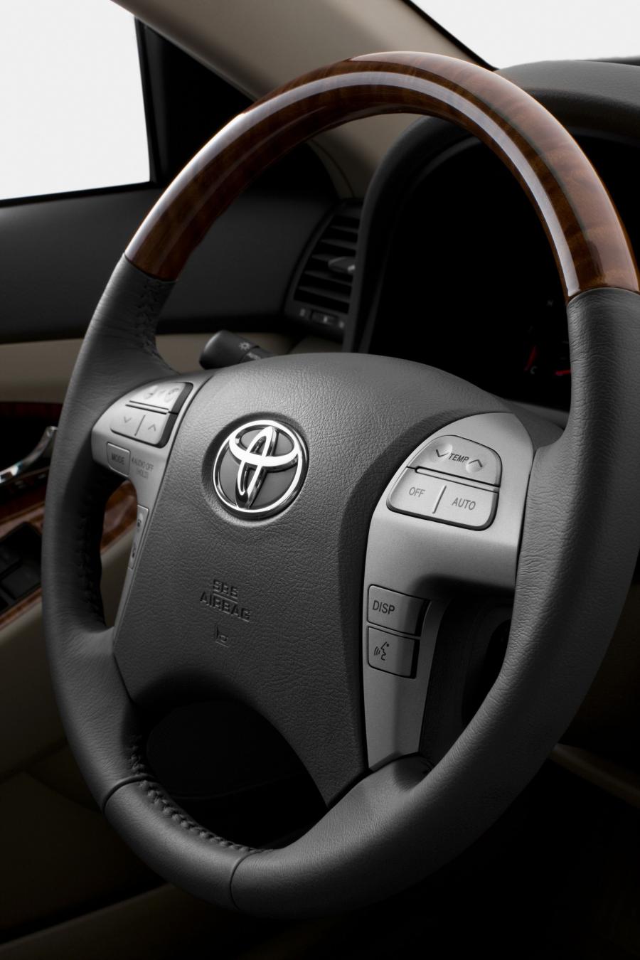  Toyota Camry 2010 года  (фото 2 из 52)